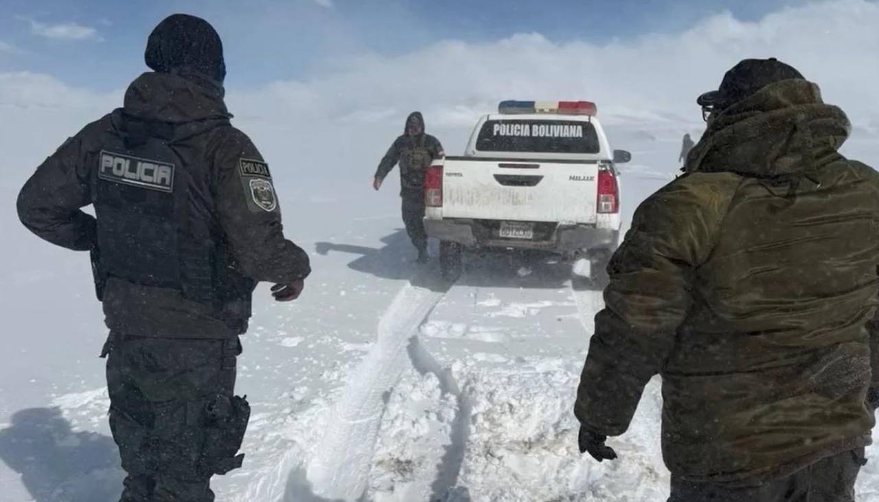 EEUU agradece a la Policía Boliviana por el rescate de turistas atrapados en una tormenta de nieve en Uyuni