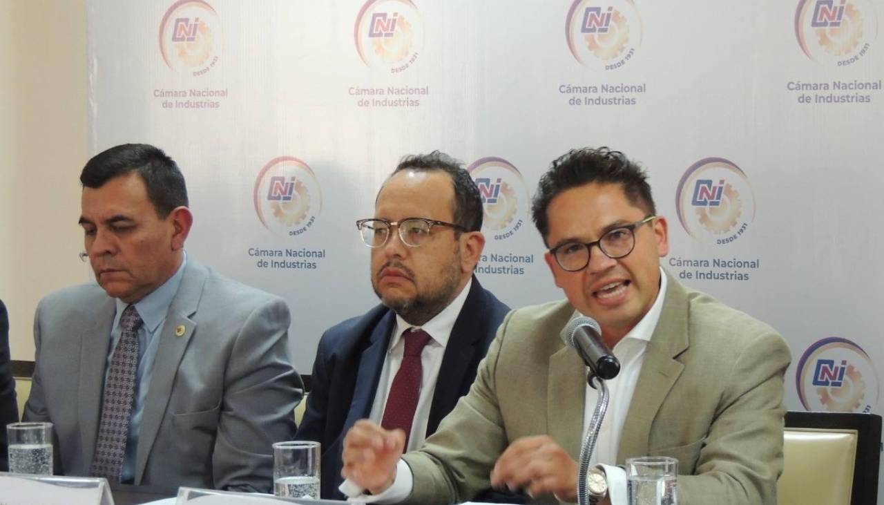Industriales advierten con “inflación, estancamiento y decrecimiento de la economía” por los bloqueos