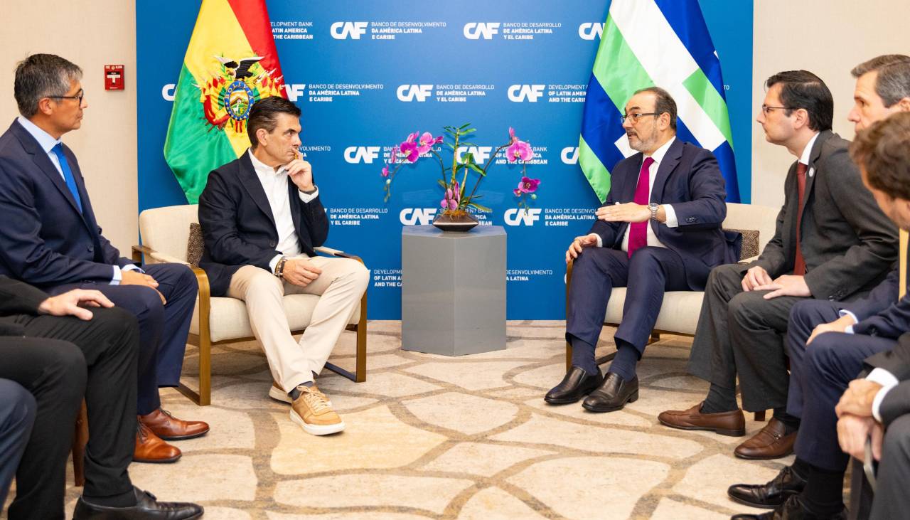 Paz se reúne con el presidente de la CAF y anuncia acuerdo financiero de $us 3.100 millones para la “recuperación” de Bolivia
