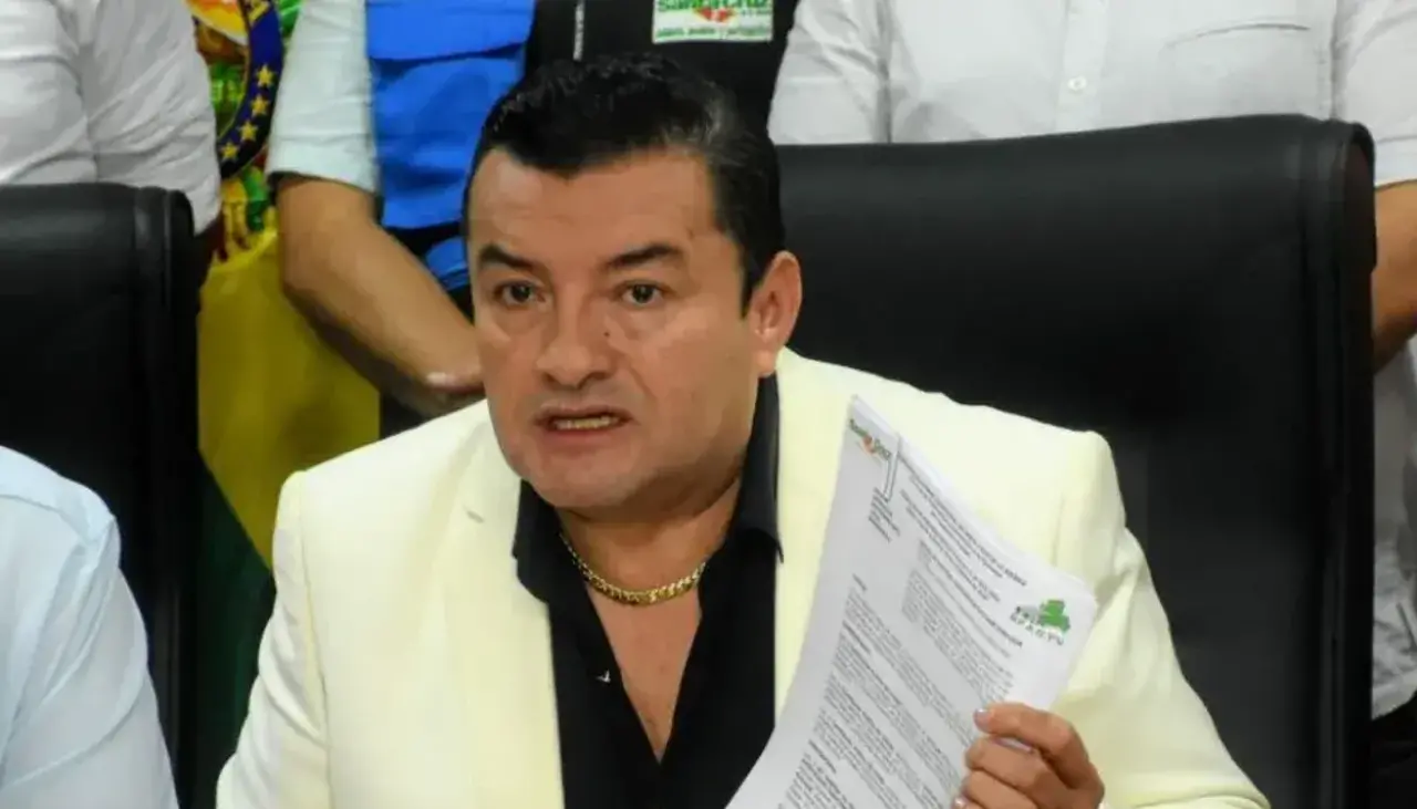 Jhonny Fernández es declarado en rebeldía al no presentarse en cautelar por malversación de fondos, confirma fiscal
