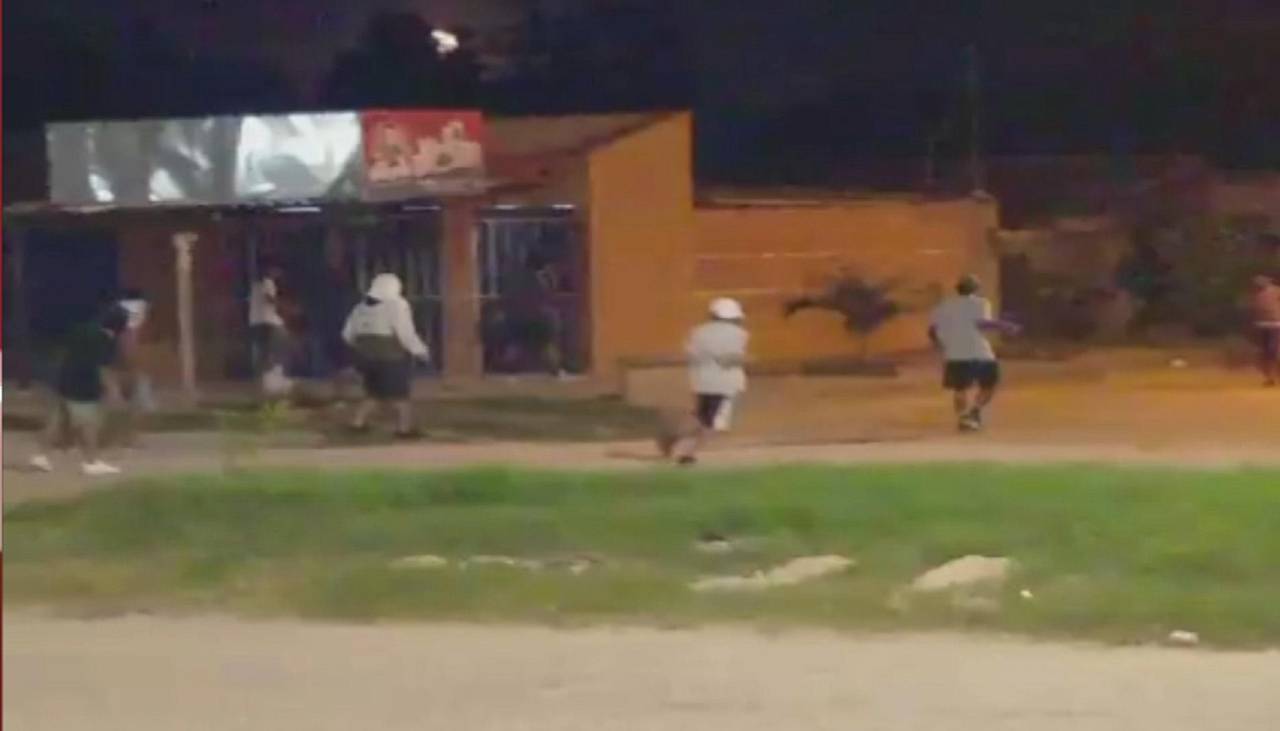 Presuntos pandilleros se enfrentan en un barrio de la Villa Primero de Mayo