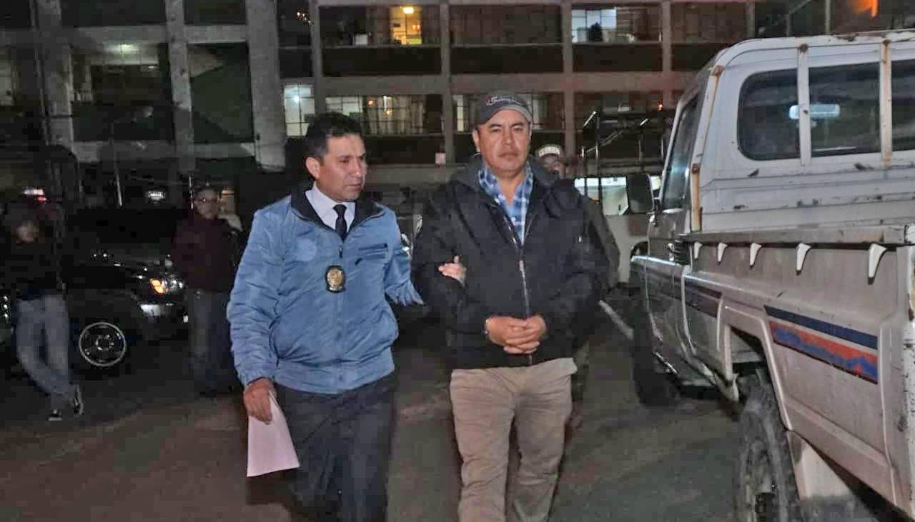 Aprehenden al exfiscal de Obras por el caso de la construcción del edificio de la Aduana de Tarija