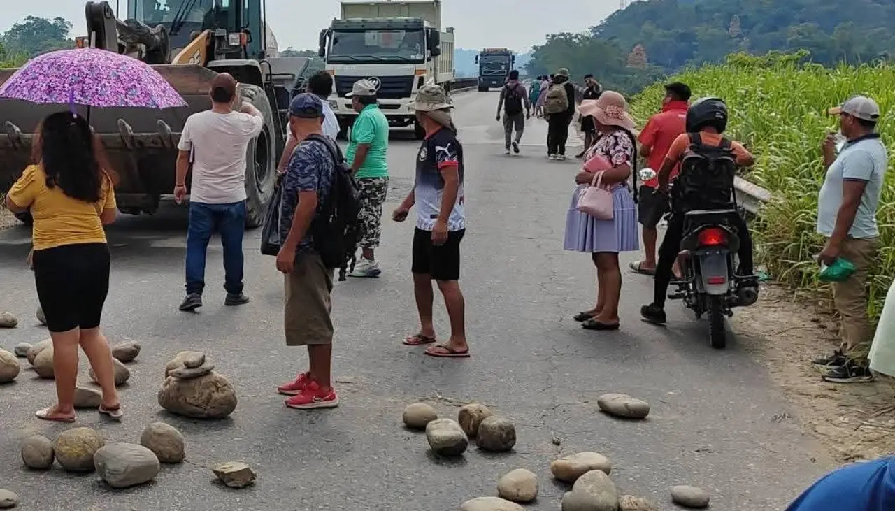 Por bloqueo en Chimoré, los viajes entre Cochabamba y Santa Cruz se realizan solo por la ruta antigua 