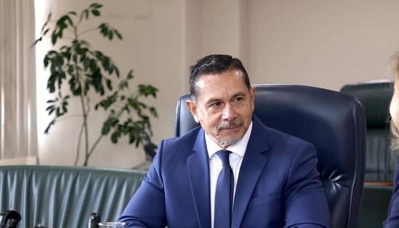 Presidente de la Aduana sufre un paro cardiaco en una reunión en frontera con Brasil