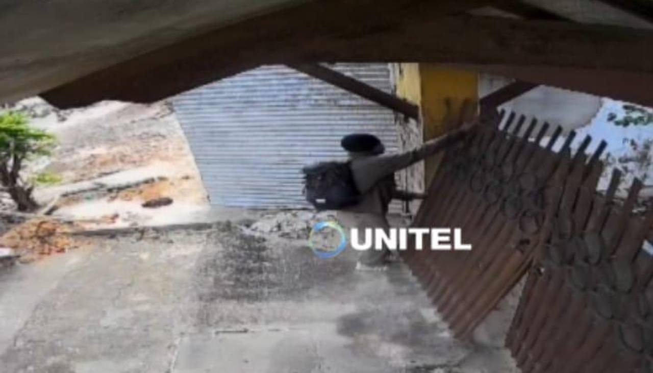 Video captó el insólito robo del portón de una casa en Santa Cruz de la Sierra