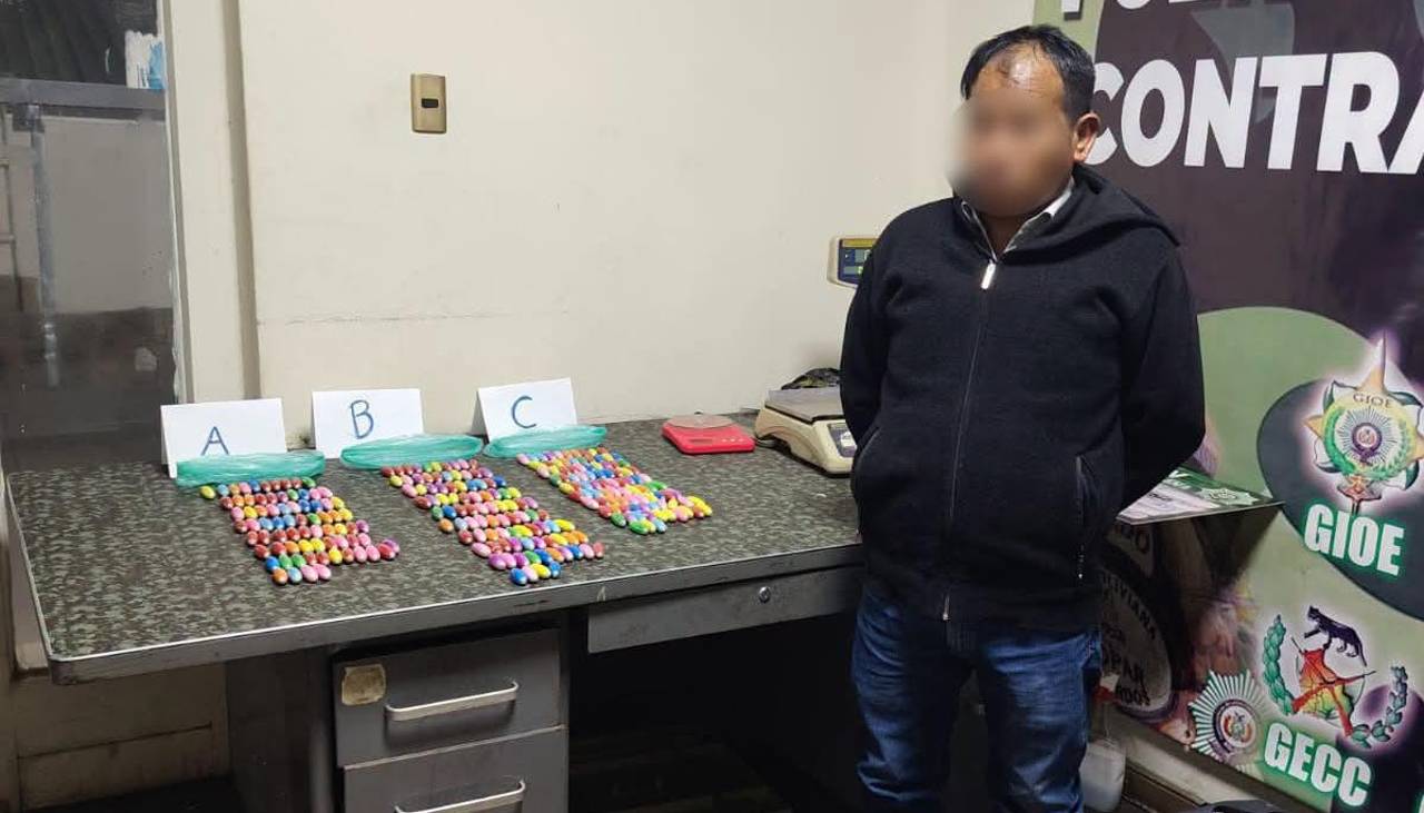 Hallan cocaína en cápsulas dentro del bolso de un pasajero que viajaba desde Cochabamba a Oruro