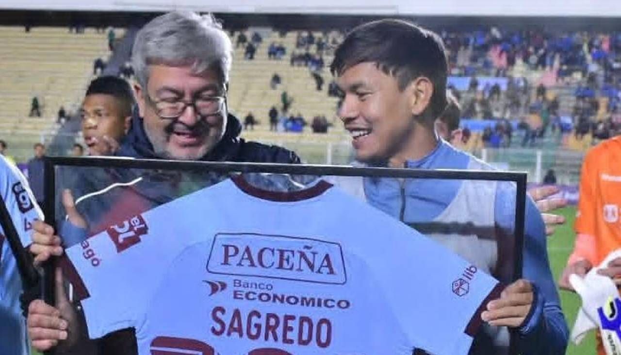 Bolívar reconoce a José Sagredo tras cumplir 200 partidos oficiales con el club