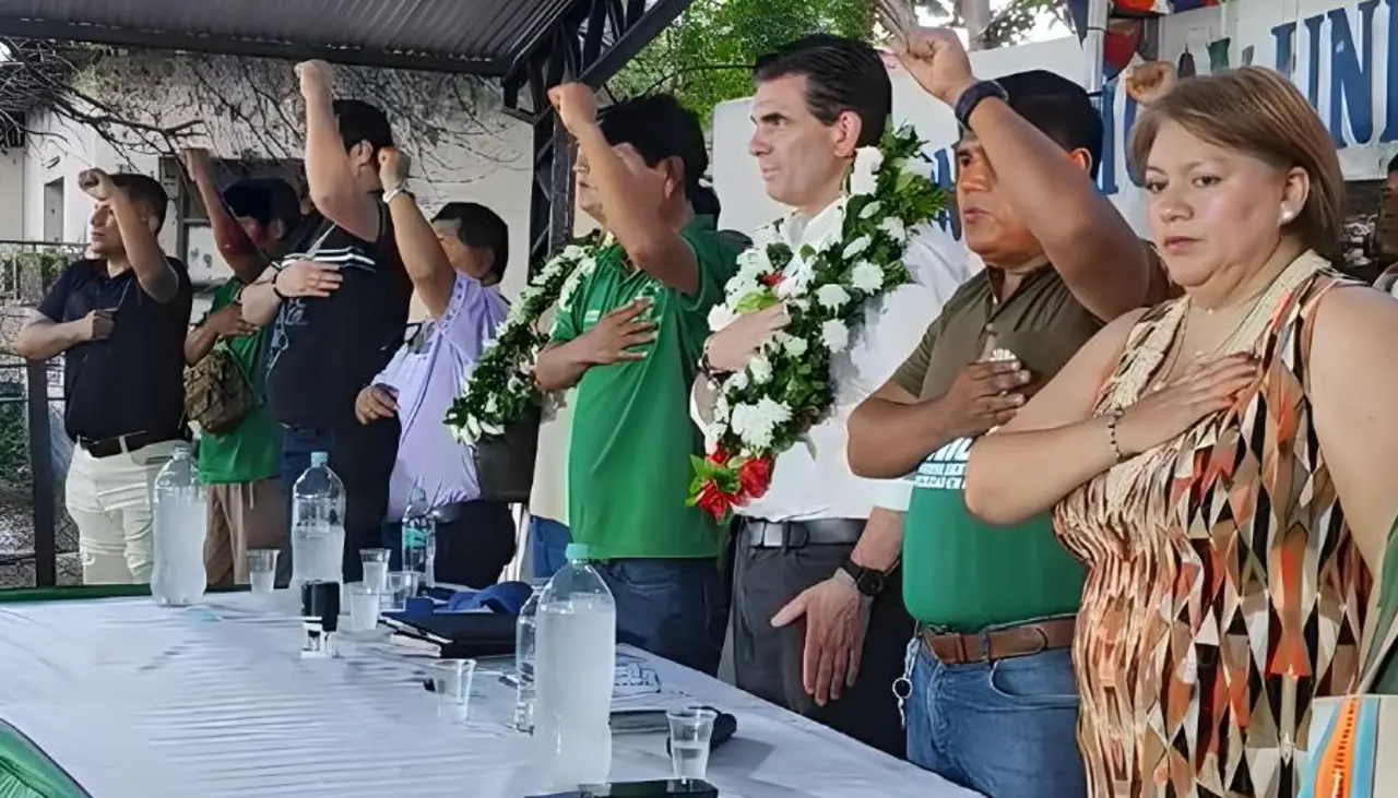 “La ideología no da de comer”, les dice Paz a campesinos de Santa Cruz y les ofrece biotecnología, riego y créditos 