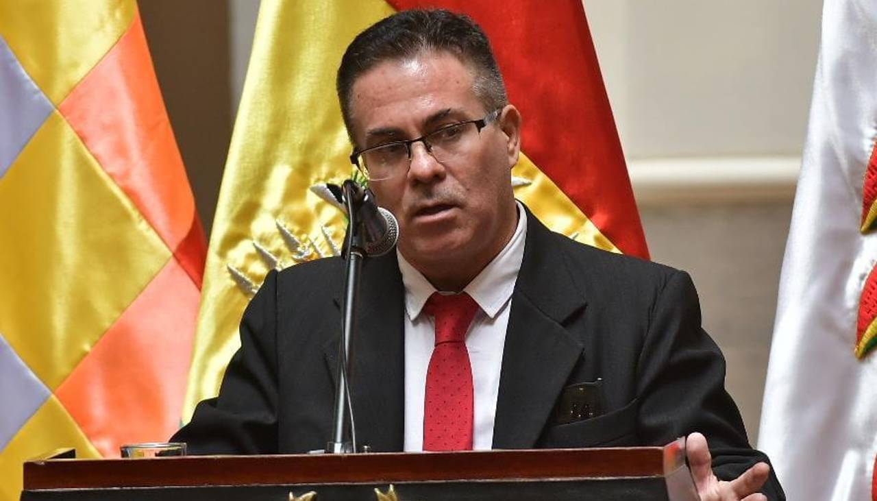 “Al presidente lo conocí el día de mi posesión”: Urioste tras la declaración de Ávila sobre la sugerencia de Paz