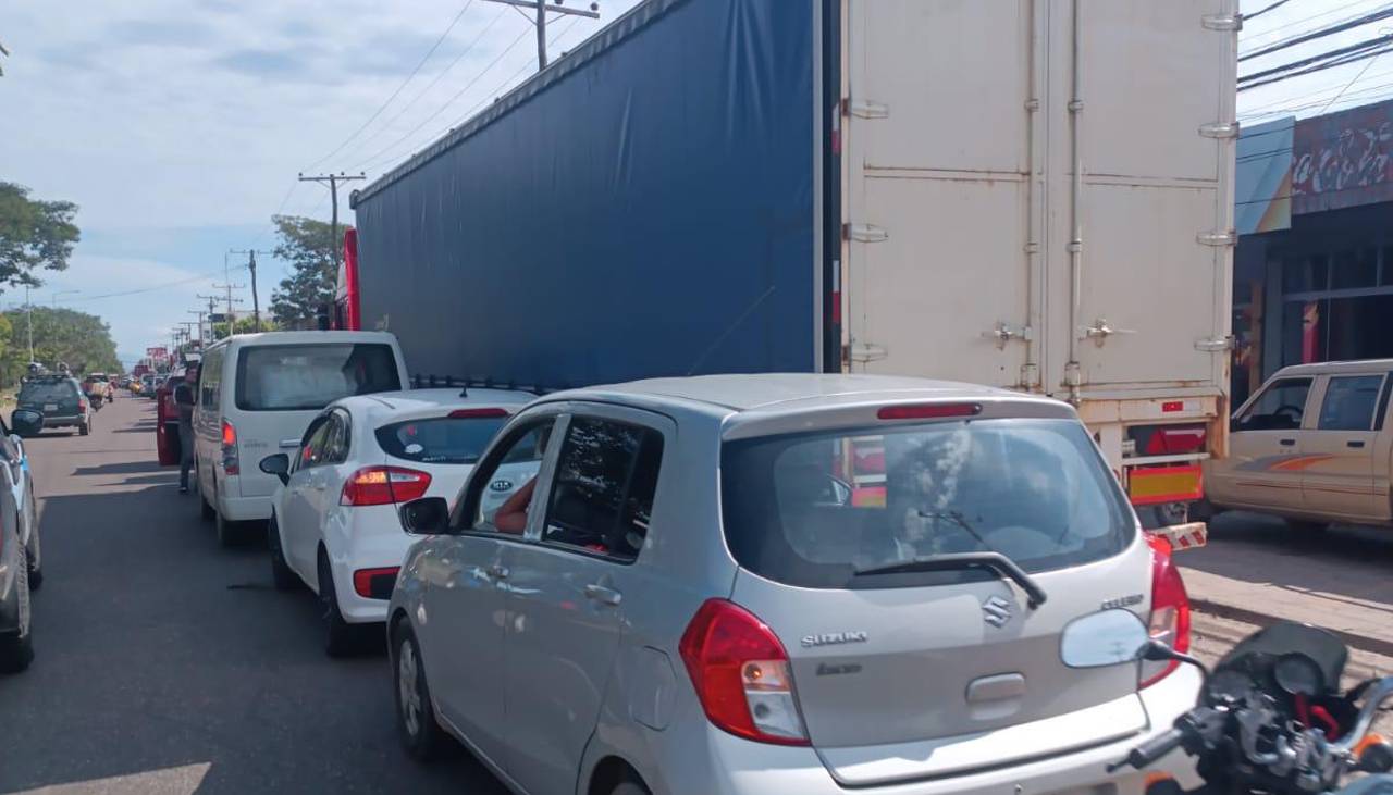 Asosur denuncia que el abastecimiento de gasolina cayó un 75% y el de diésel un 87%