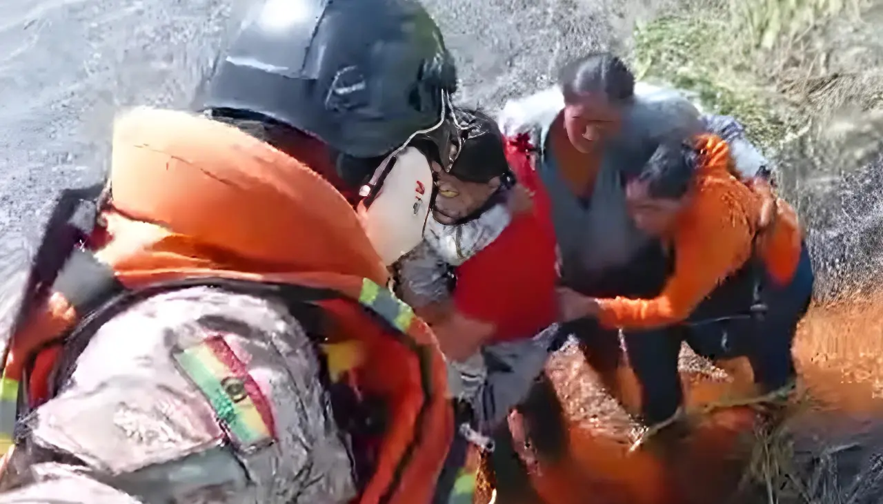 Video: Así fue el rescate de las cinco personas que viajaban en la avioneta que desapareció en Beni