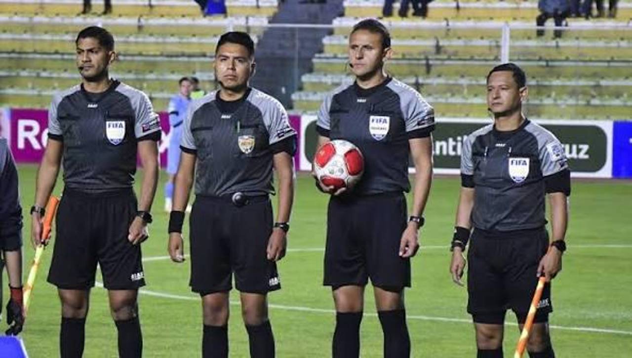 Fútbol boliviano: Árbitros centrales y jueces VAR darán conferencias de prensa después de cada partido