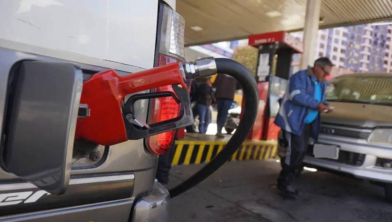 Gasolina desestabilizada: ¿Qué opinan en el eje central sobre la versión de “sabotaje” al Gobierno?