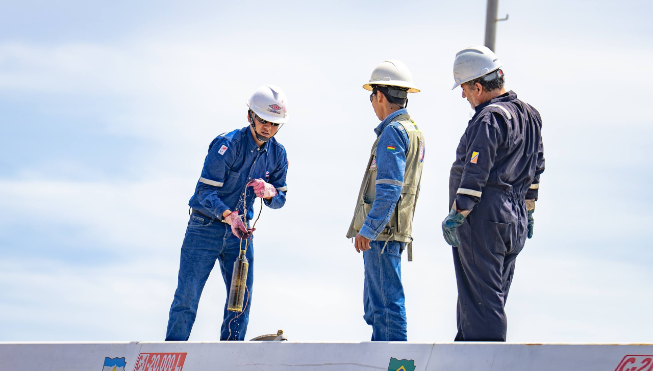 Ante reclamos, YPFB anuncia nuevos controles reforzados en toda la cadena de los combustibles