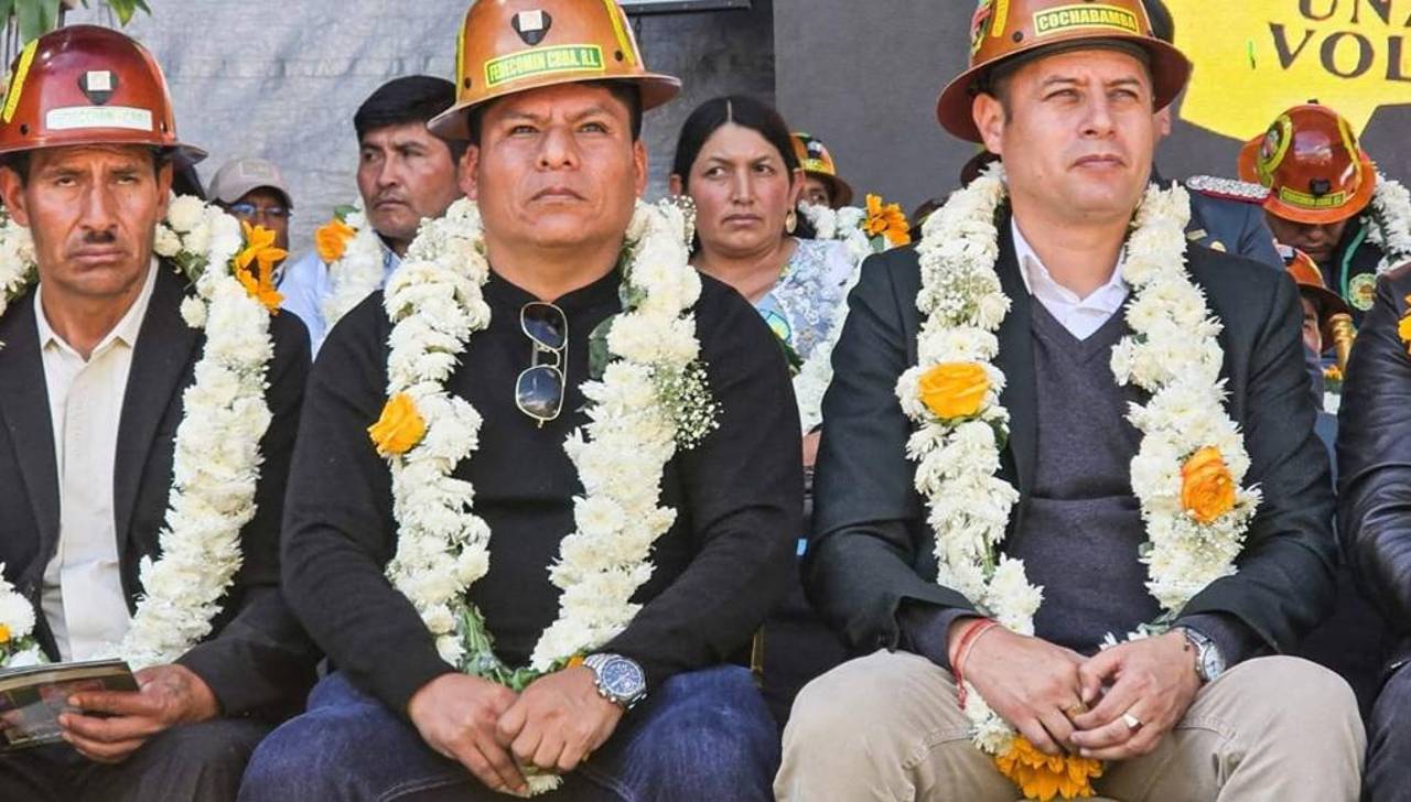 Edmand Lara y Leonardo Loza aparecen juntos en un acto público en Cochabamba