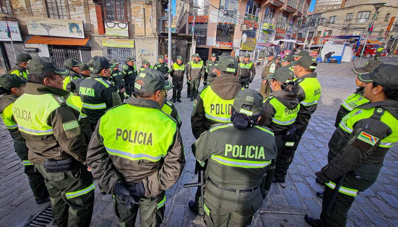 Dictan detención preventiva para cuatro acusados de robar celulares durante la entrada del Gran Poder