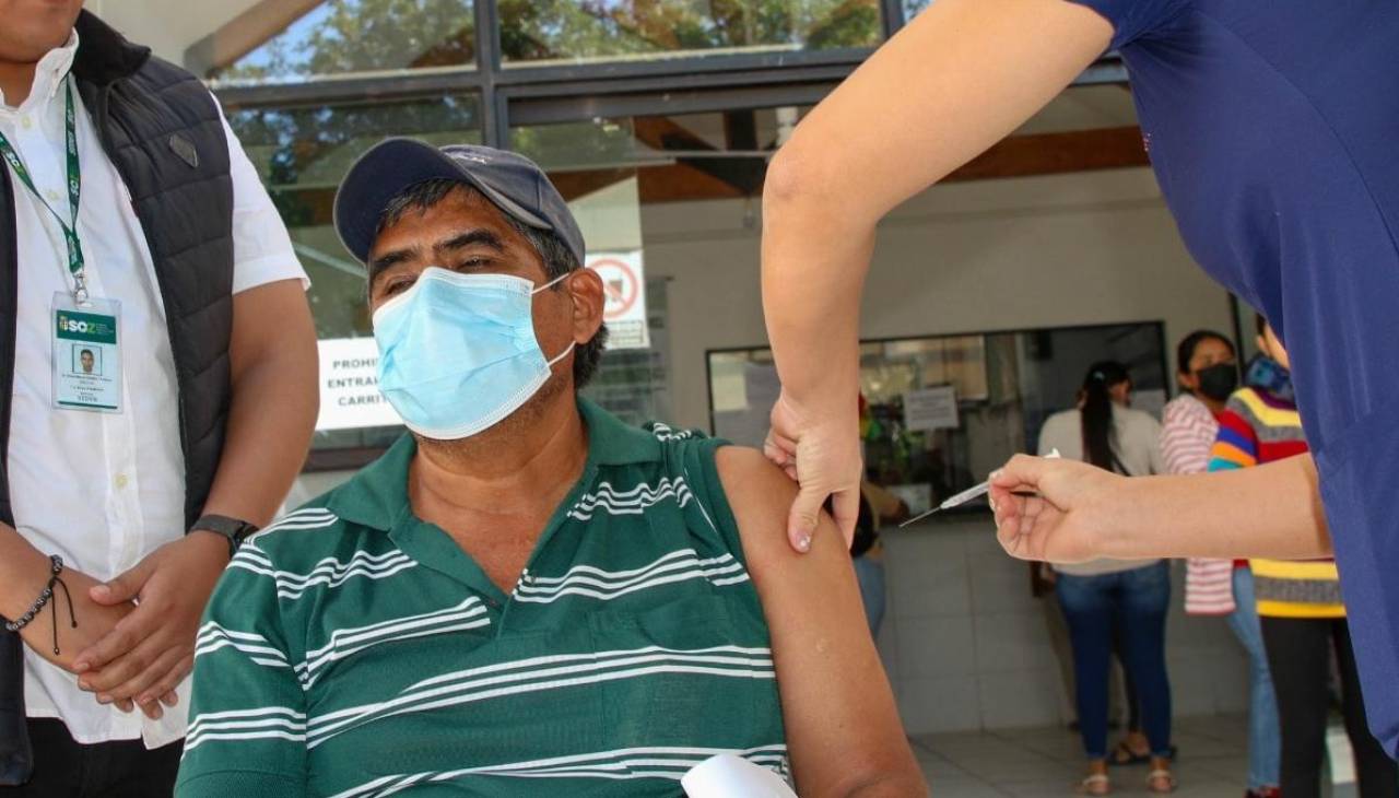 Santa Cruz: A poco de culminar la vacunación contra la influenza, quedan 150 mil dosis disponibles 
