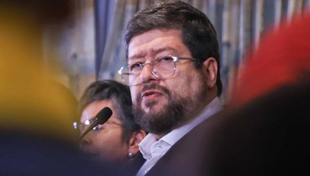 “No toco temas de mi partido con gente que no pertenece a él”: Samuel niega haber hablado con Cerimedo