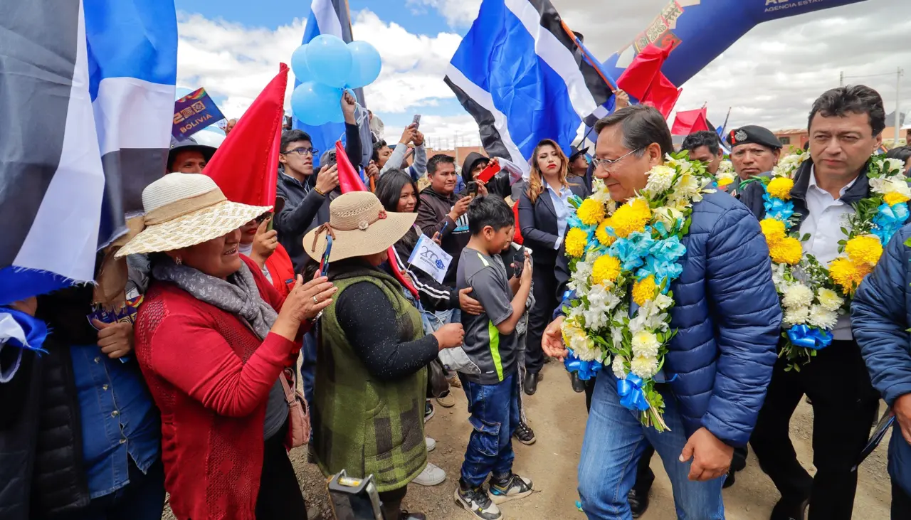 En medio de abucheos en Oruro, Arce dice que su gobierno es “más eficiente”