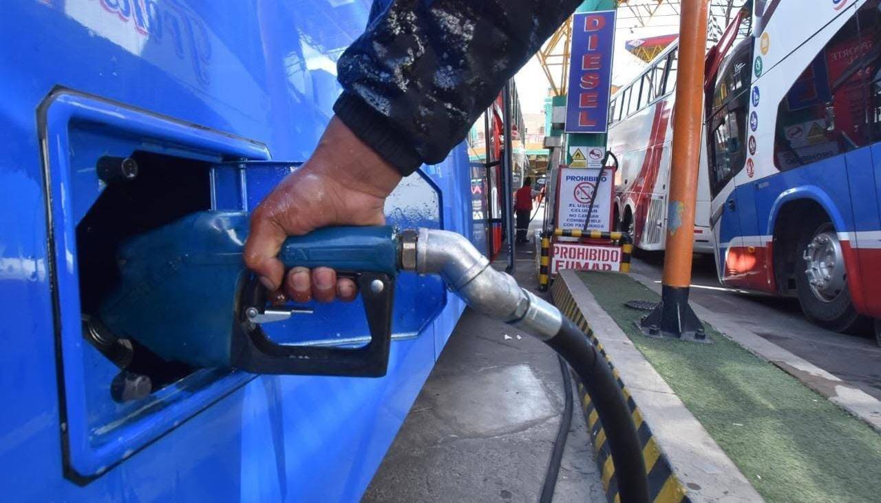 Analistas advierten que eliminar la subvención al diésel no es la cura al déficit fiscal