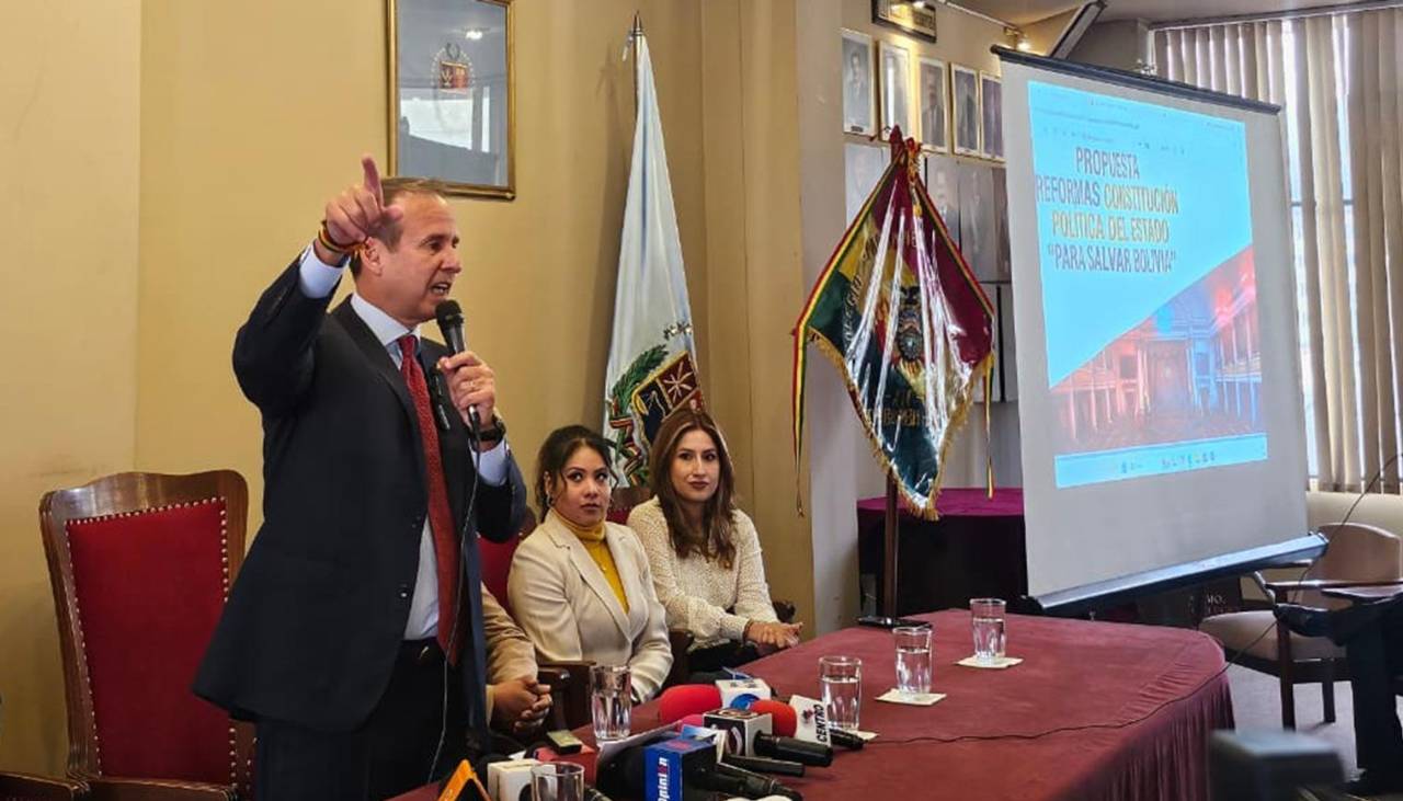 Tuto presenta propuesta para reformar la CPE con cinco grandes componentes