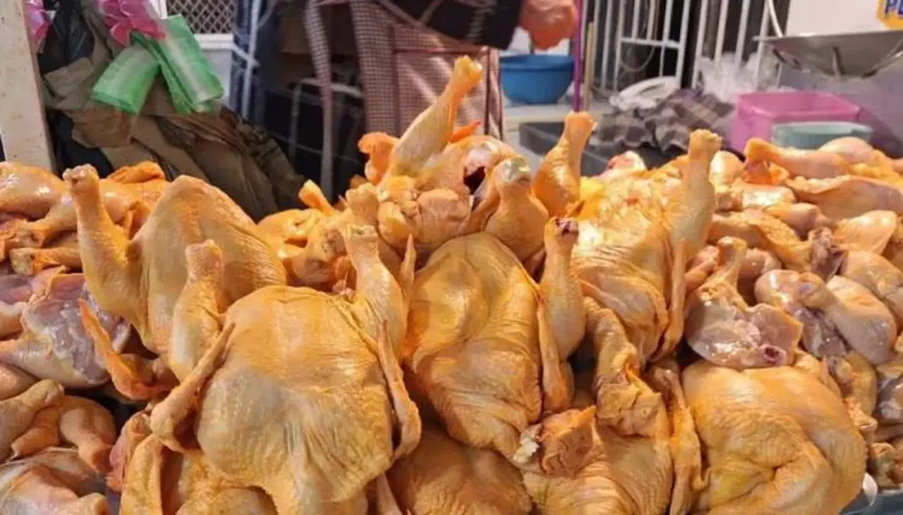 Sube el precio del kilo de pollo en Cochabamba en medio de los bloqueos
