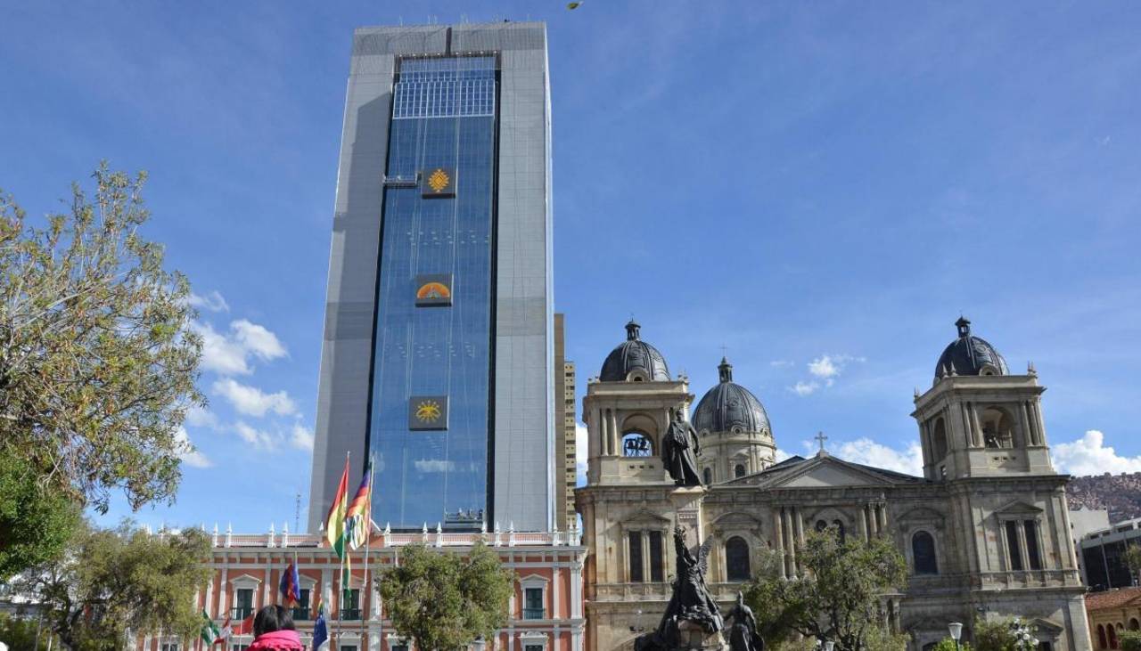 Ministerio de Trabajo instruye tolerancia para servidores públicos de La Paz por el paro del transporte