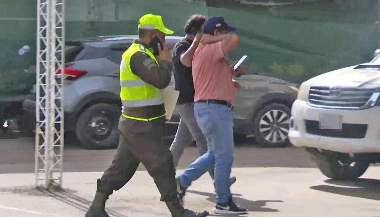 Aprehenden a dos choferes ebrios que pretendían conducir buses de Cochabamba a Tarija