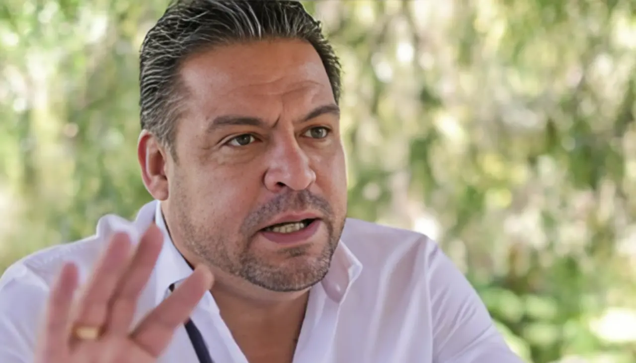 Tras la liberación de Camacho, Sol.bo pide garantías para el retorno de Luis Revilla y su familia a Bolivia 