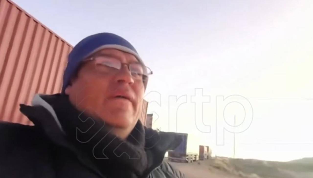 Choferes varados en Sayari piden al gobernador Loza se permita un “paso humanitario”