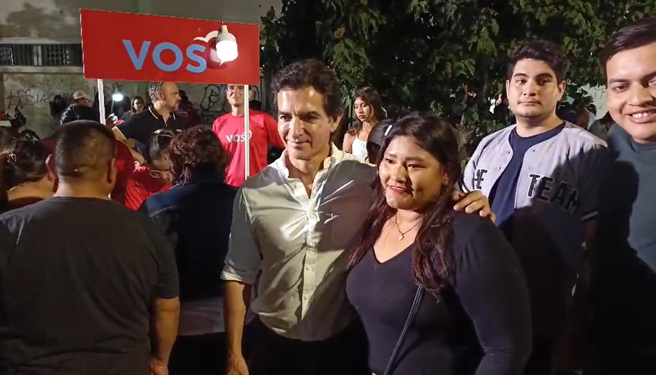 Mamén Saavedra impulsa la recolección de firmas para lograr personería jurídica con VOS
