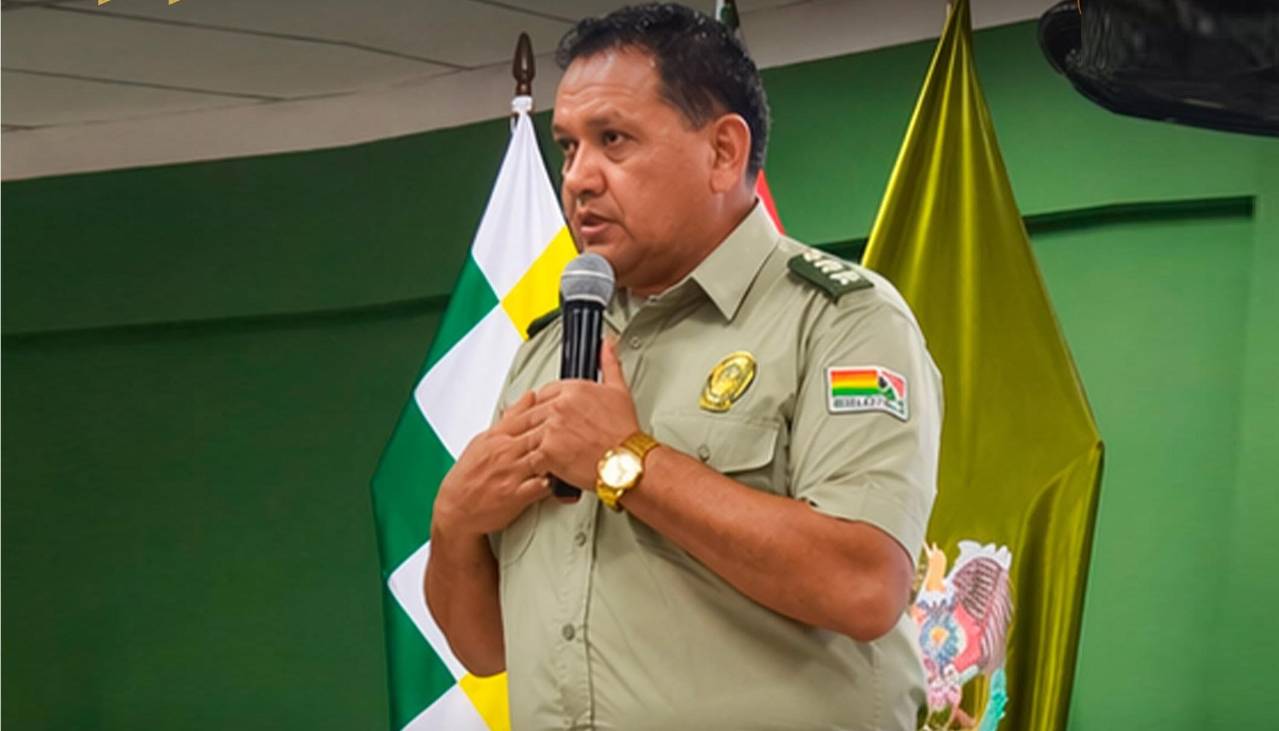 Alejandro Basto es posesionado como nuevo comandante de la Policía Boliviana