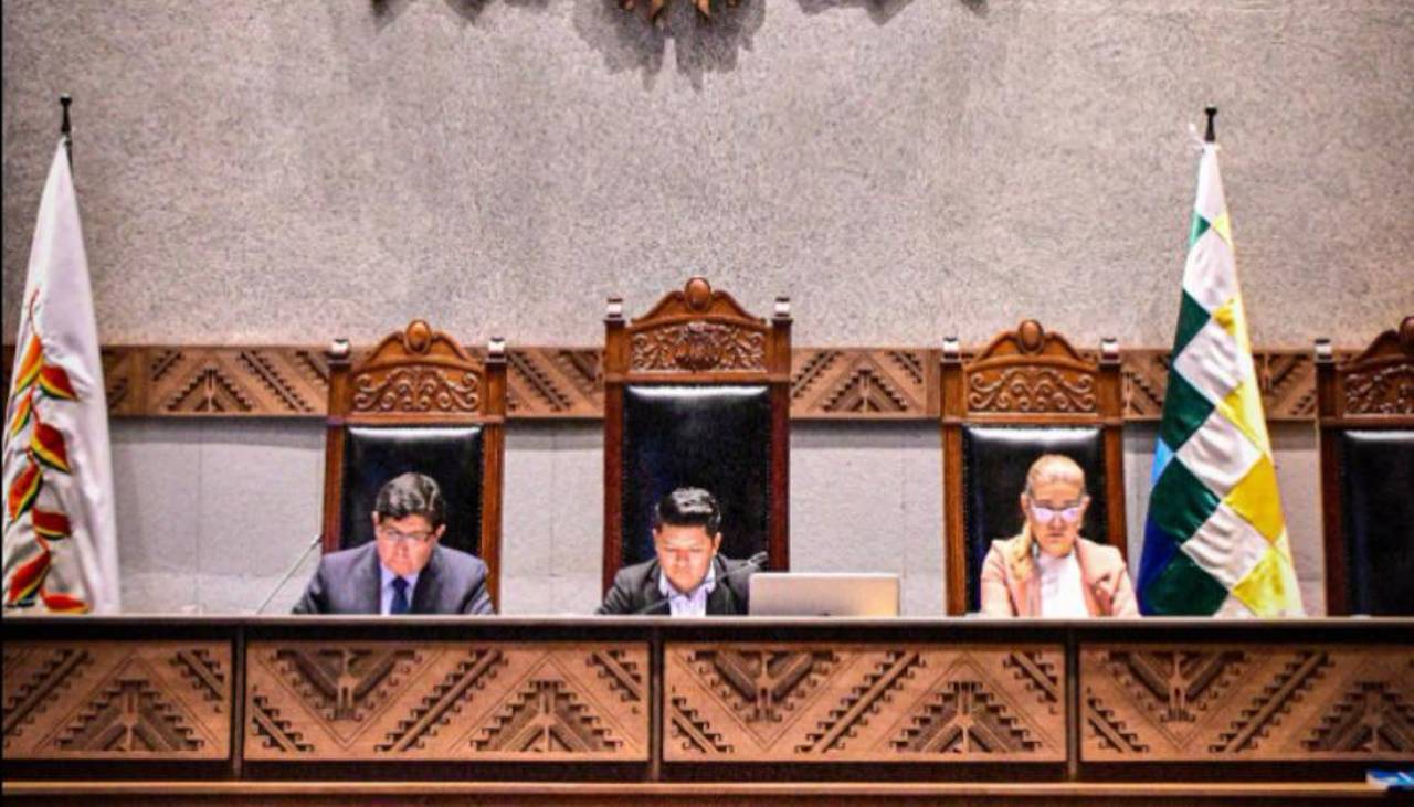 Elección en el Senado: Véliz preside la directiva ‘ad hoc’ de la sesión preparatoria