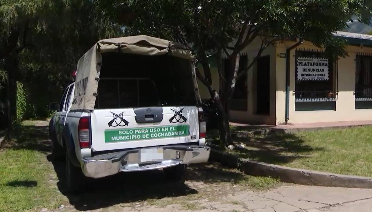 Aprehenden a dos bolivianos y un chileno tras ser sorprendidos en poder de un vehículo reportado como robado