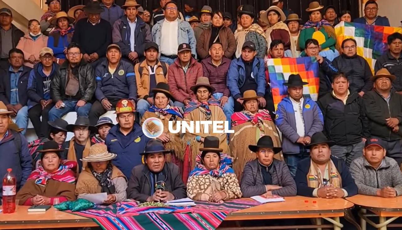 La Paz: Campesinos afines a Evo Morales advierten con tomar unidades militares, policiales y bloqueo de carreteras 