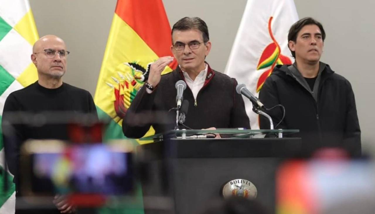 Bolivia se alista para el Consejo Económico y Social convocado para este miércoles, mientras los bloqueos persisten en las carreteras