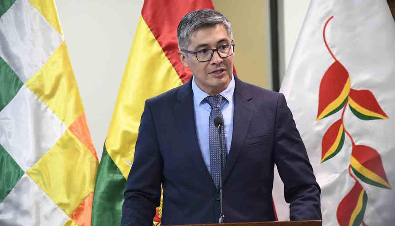 Ministro de Economía señala que el PGE reformulado se estima en Bs 390.000 millones para 2026