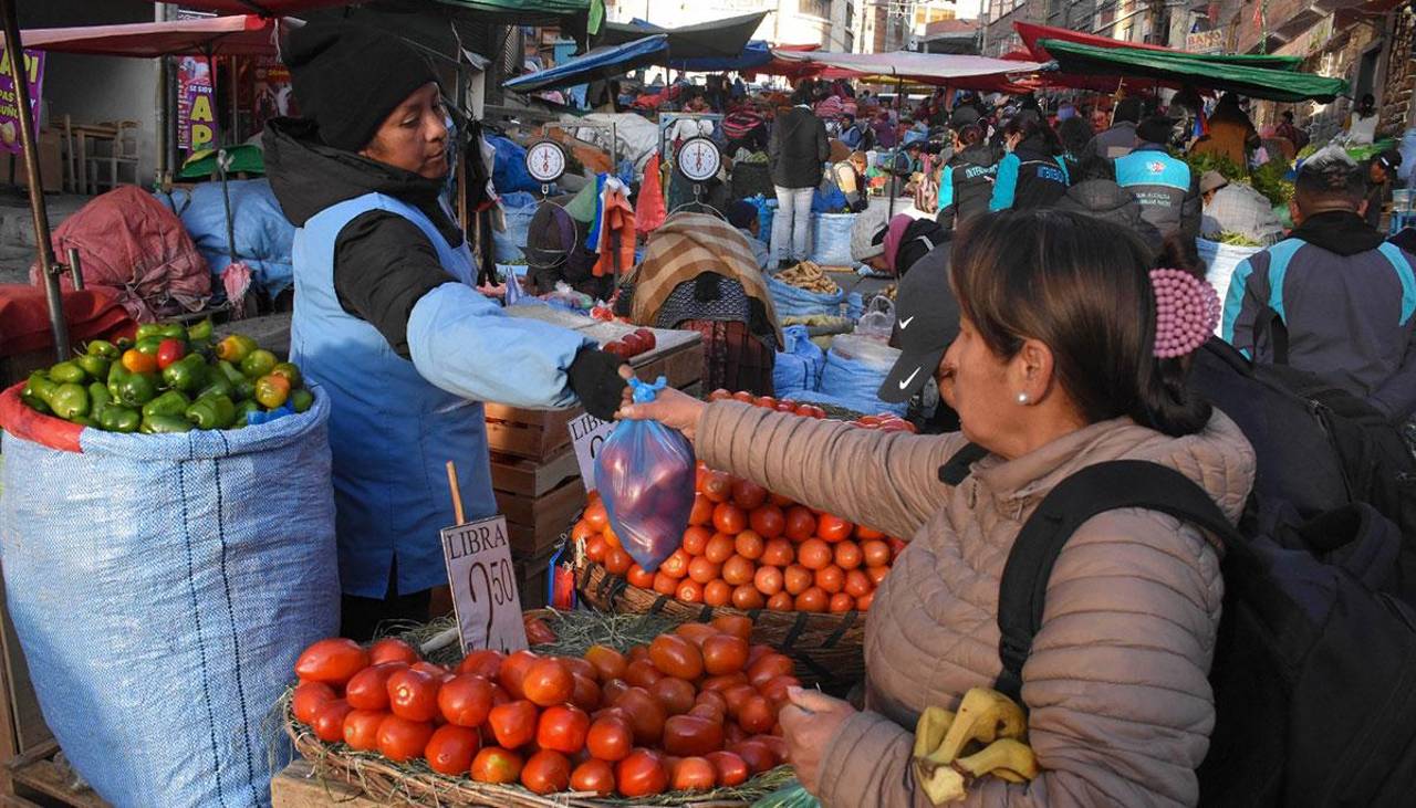 Productores advierten que falta de combustible y dólares puede generar un déficit de alimentos