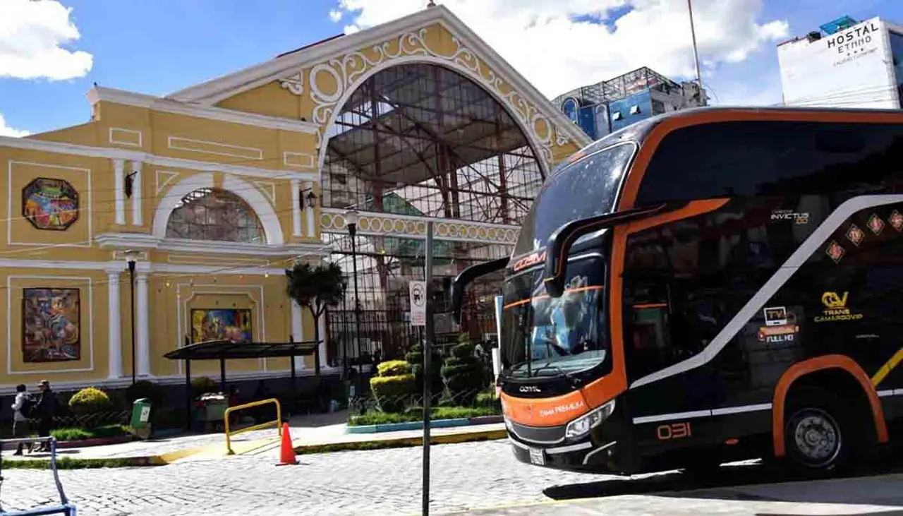 La Paz: Restablecen salidas desde la terminal hacia Cochabamba y Santa Cruz tras bloqueo por combustible 