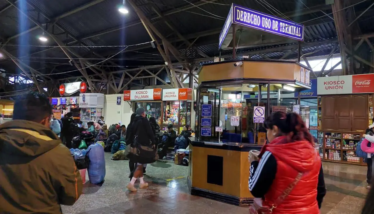 ¡Atención padres! Estos son los requisitos para viajar con hijos menores de edad