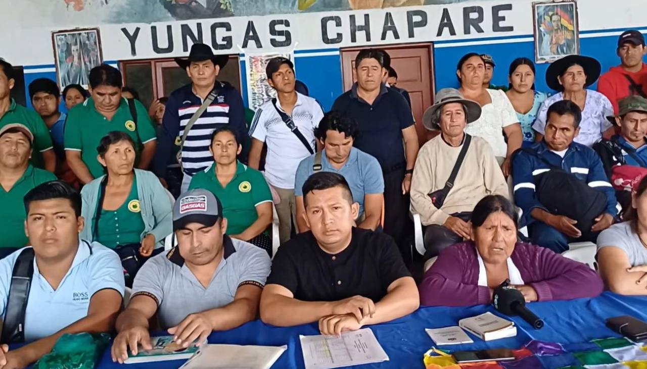 Evistas dan 24 horas a Andrónico para ir al trópico y dicen que le mostrarán pruebas de sus acusaciones