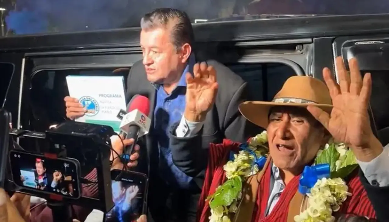 Inhabilitados: candidato presidencial de ADN y el ‘vice’ de Jhonny incumplieron requisitos