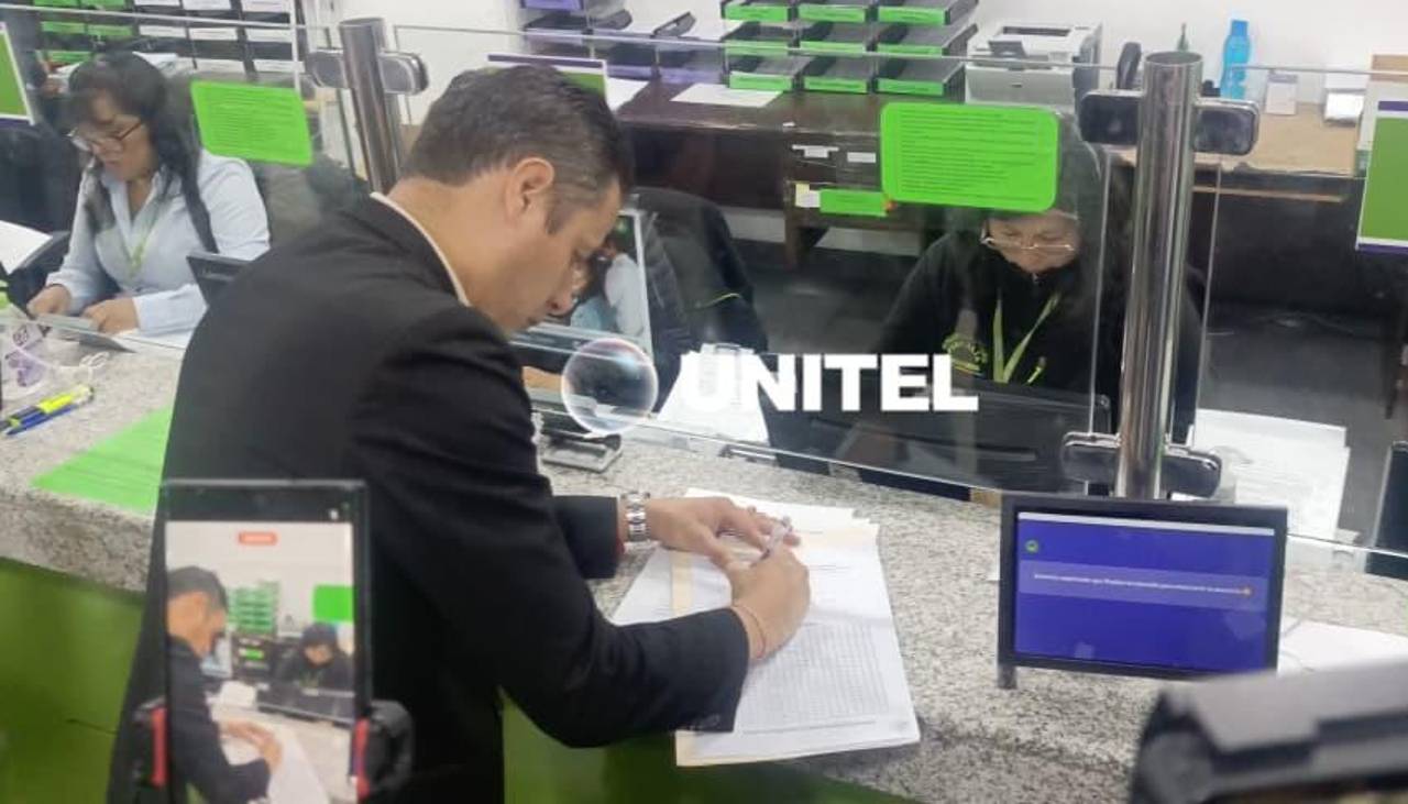 Lara presenta denuncia en La Fiscalía contra el presidente de YPFB y pide su aprehensión