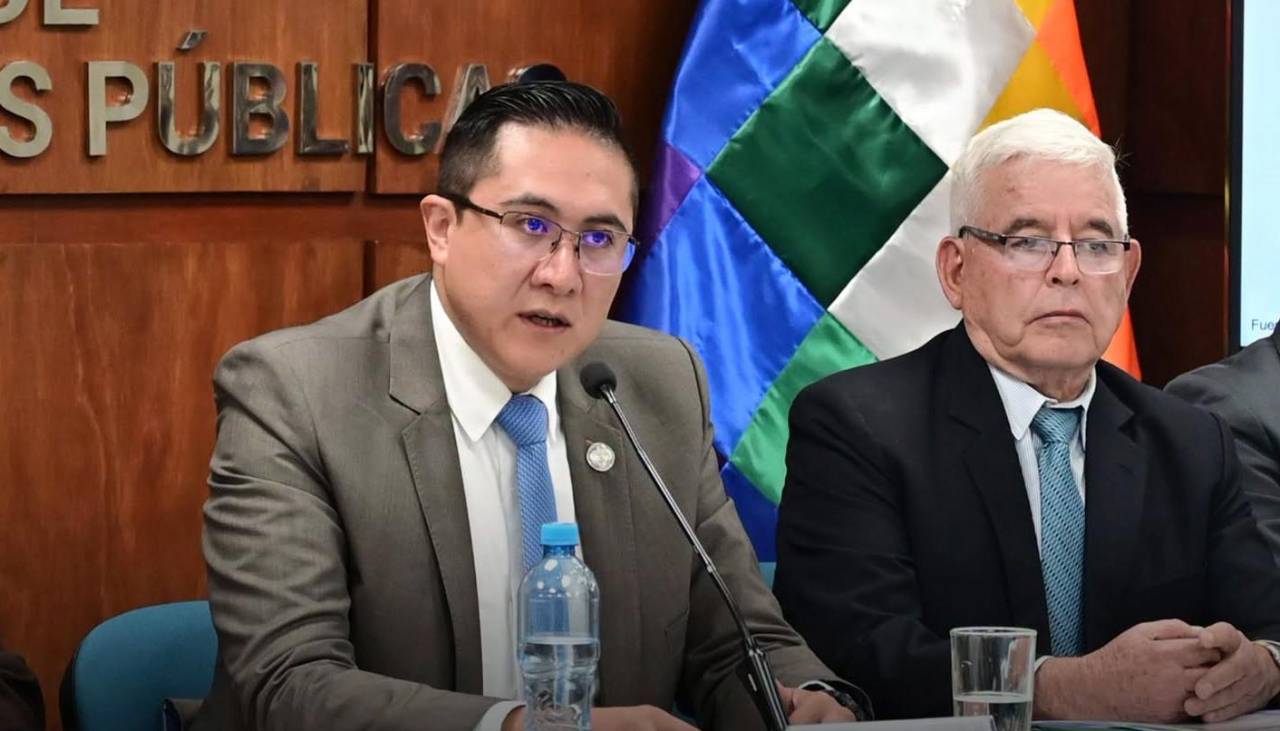 Acuerdo con el FMI: Gobierno se compromete a bajar el déficit fiscal a -3,8 el 2028