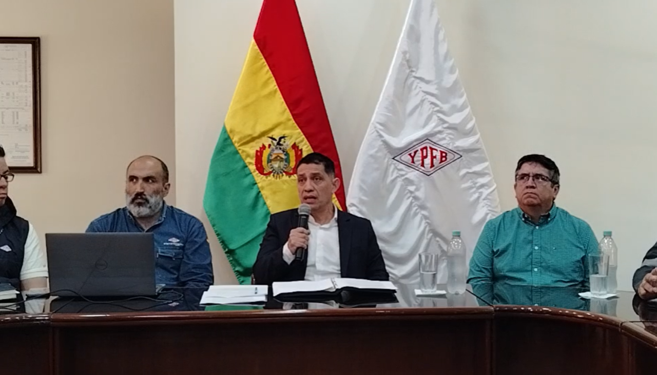 YPFB admite falta de fluidez en abastecimiento de combustible: Para eliminar filas “haremos nominaciones adicionales”
