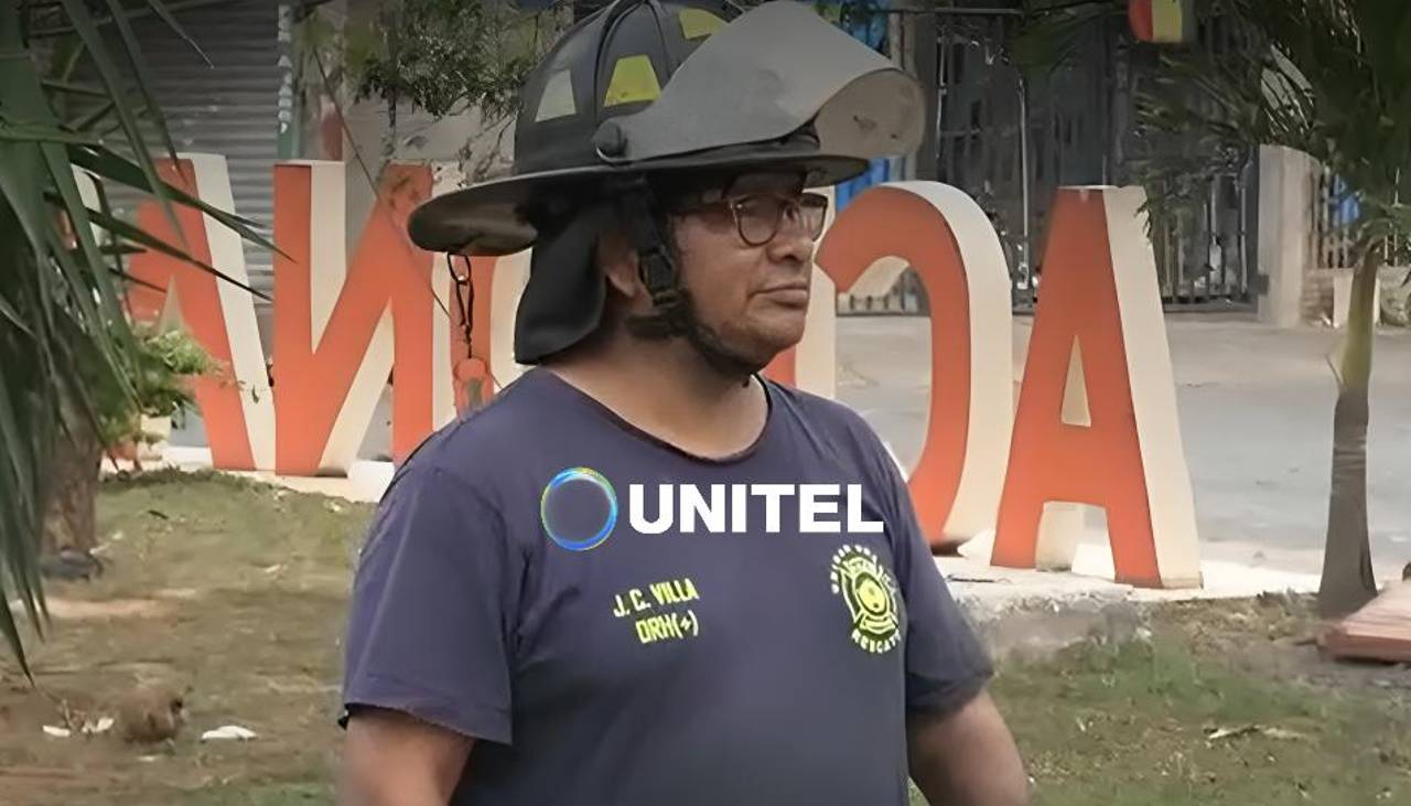 “No es una barrera”: Juan Carlos Villa, el bombero que combate incendios pese a haber perdido parte de un brazo