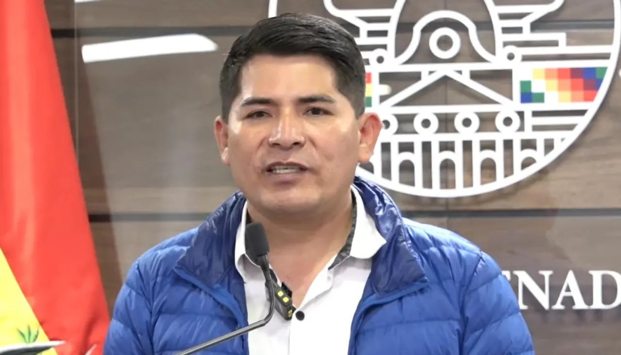 Sesión del Senado: Vargas pide tratar proyecto para cesar a vocales electorales con dispensación de trámite