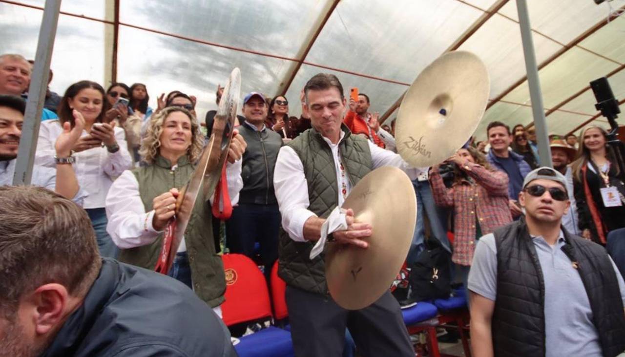 Desde el Carnaval de Oruro, Rodrigo Paz llama a la unidad y la fe por Bolivia