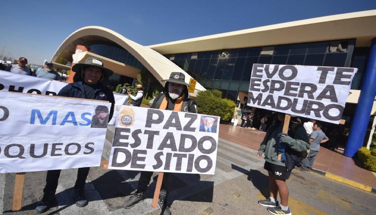 Diálogo Gobierno - COB: Crean comisión por los detenidos, pero los bloqueos continúan