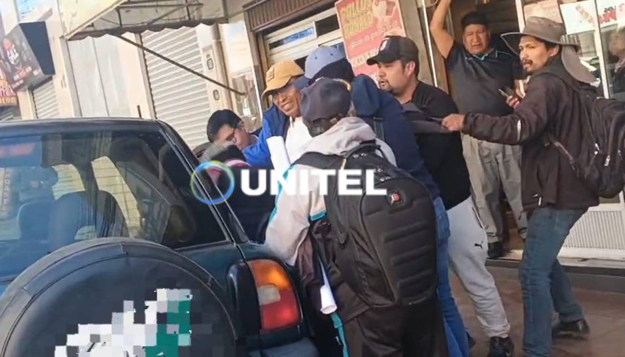 Aprehenden al senador Nilton Condori antes de un ampliado en El Alto